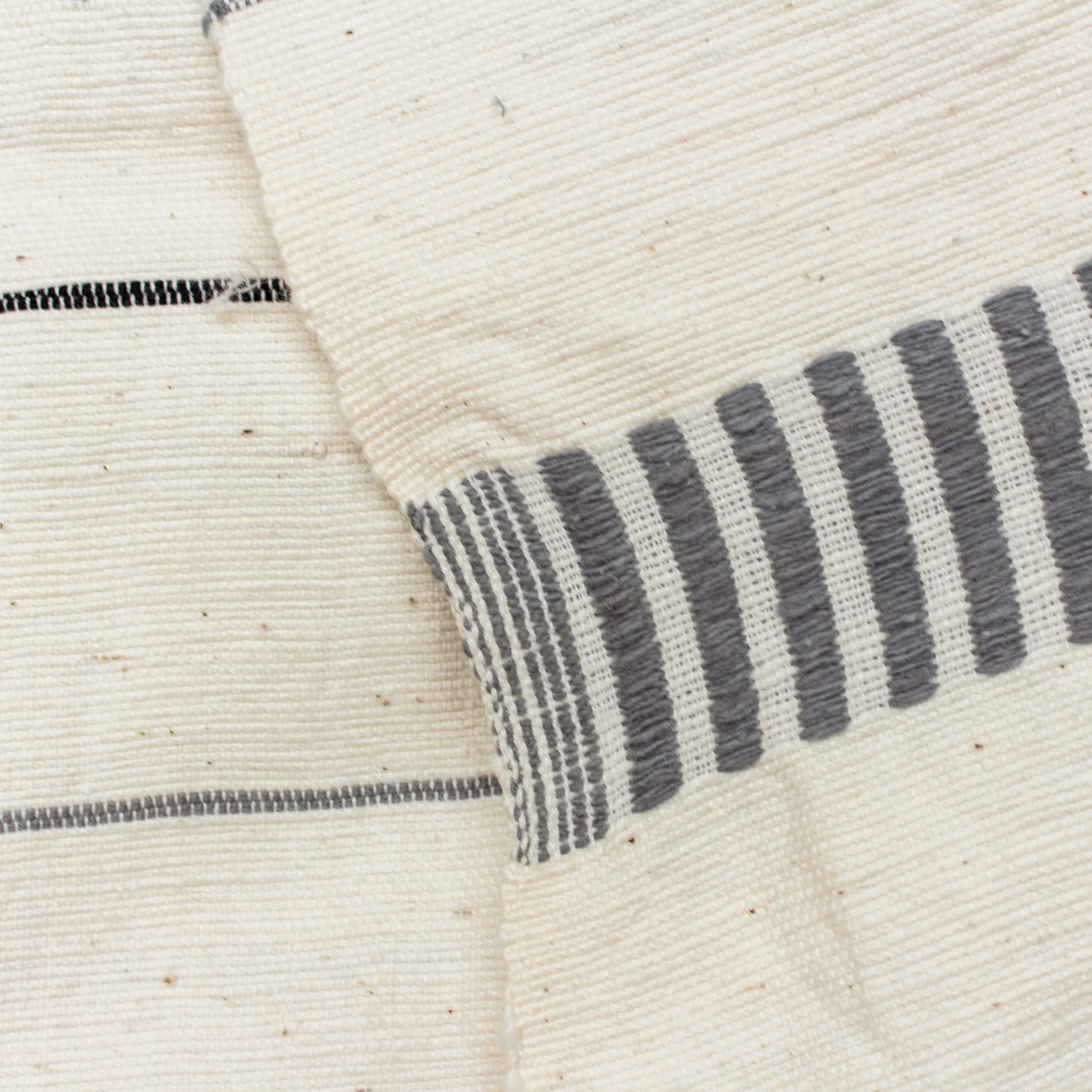 Chemin de table Axum - gris / noir-738