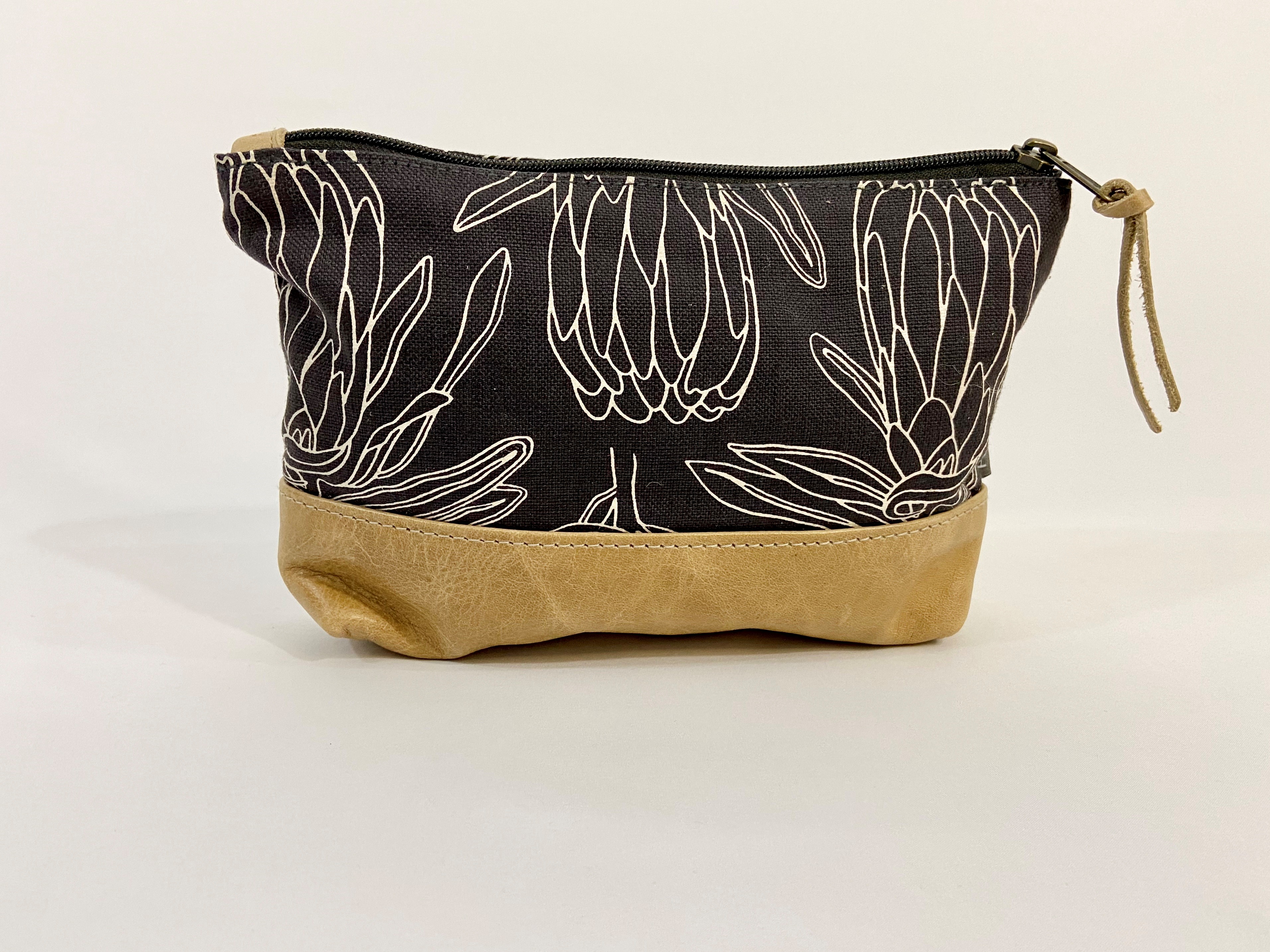 Large zip purse - line protea-1125